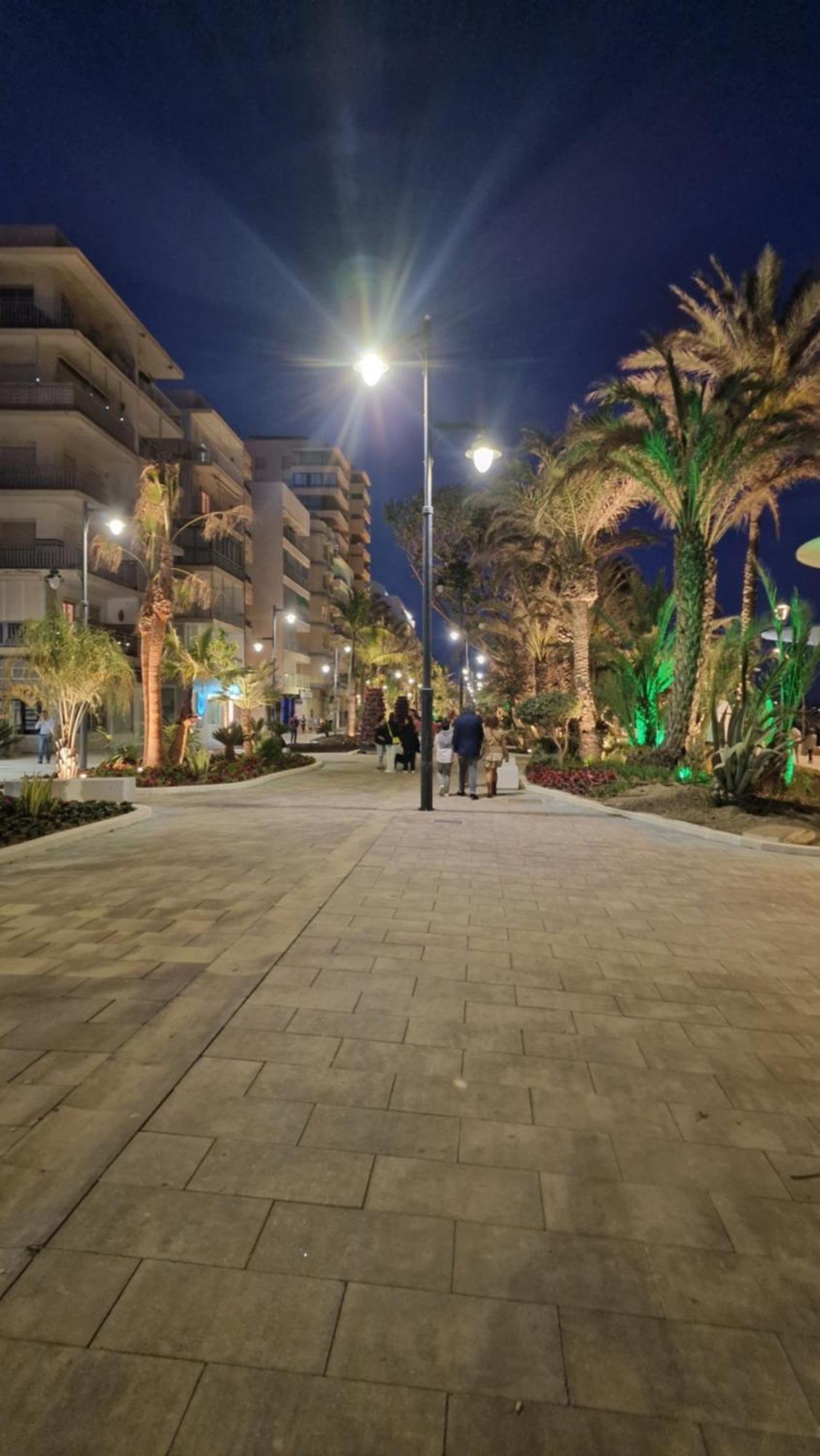 Estepona Playa Екстериор снимка