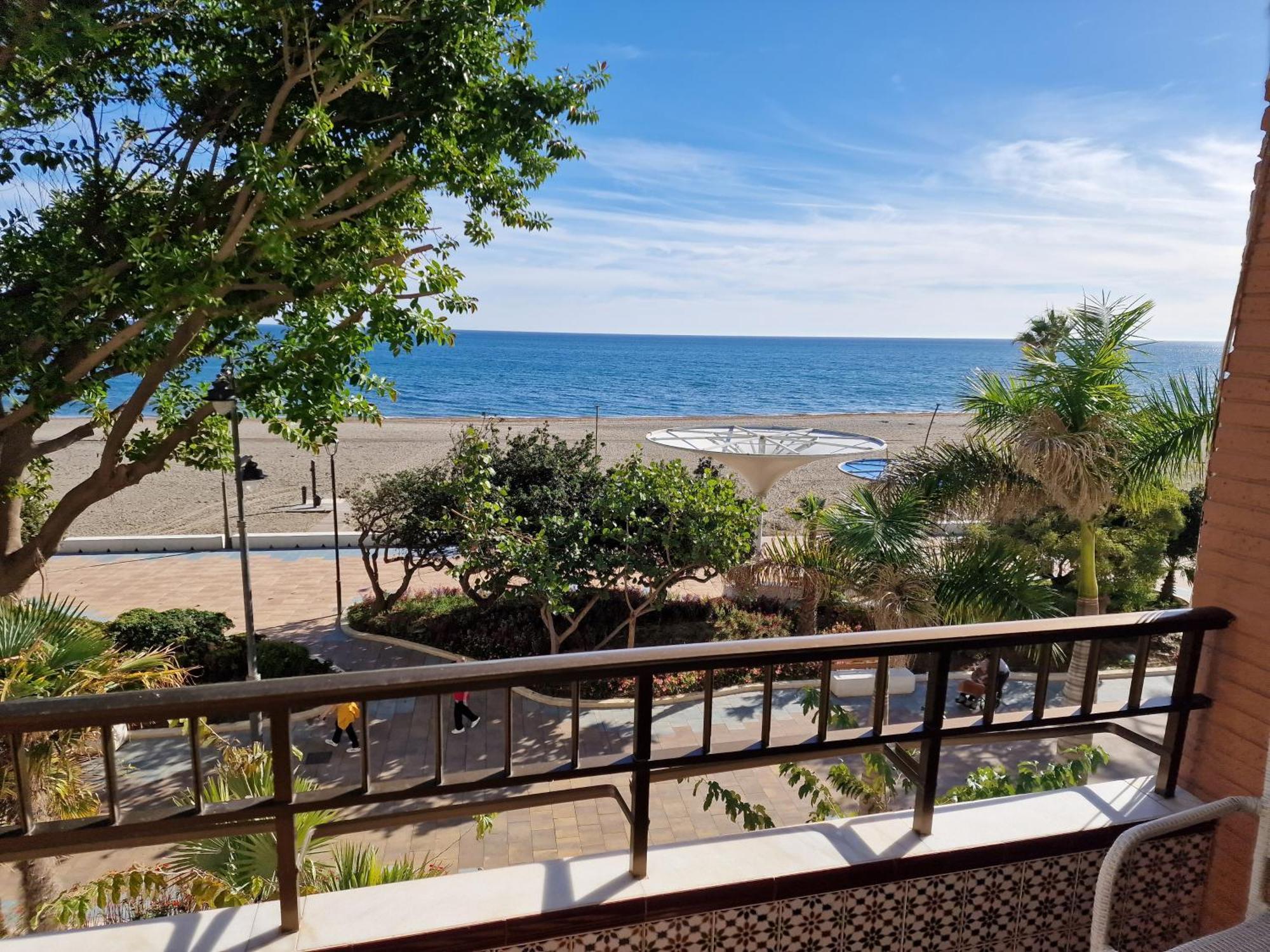 Estepona Playa Екстериор снимка